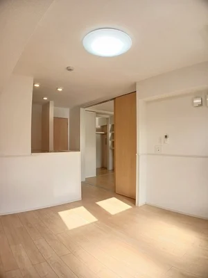 大阪府のマンスリーマンション・ウィークリーマンション「ヴァレンティア若江本町 105・洋室(No.1236908)」メイン画像