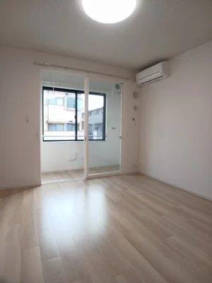 松山市駅（愛媛県）のマンスリーマンション・ウィークリーマンション「ガーデン南斎院 103・洋室(No.1236977)」メイン画像