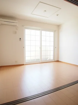 のマンスリーマンション・ウィークリーマンション「ボヌール　ワイデＢ 102・洋室(No.1237403)」メイン画像