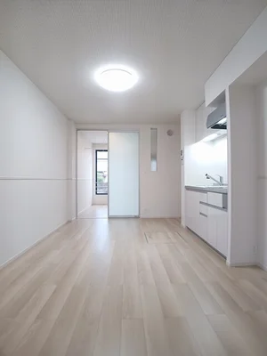 静岡県のマンスリーマンション・ウィークリーマンション「ヒカルサ藤枝茶町Ⅱ 102・洋室(No.1240827)」メイン画像