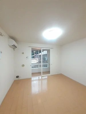 のマンスリーマンション・ウィークリーマンション「プリムローズ 201・洋室(No.1241212)」メイン画像