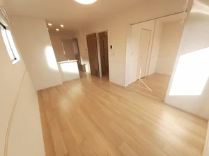 のマンスリーマンション・ウィークリーマンション「ティーズ　カーサソレアードⅡ 201・洋室(No.1241812)」メイン画像