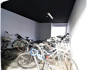 敷地内駐輪場　近場へのお出かけや通勤などに便利です。