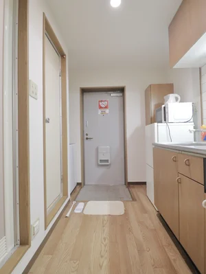 室内洗濯機がございますので、天気が悪い日でも洗濯をすることができます♪さらに洗剤もご用意させていただいており、入居即日洗濯可能!