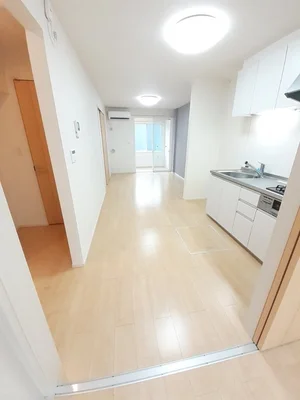 のマンスリーマンション・ウィークリーマンション「グリッタープレイス　翠 102・洋室(No.1243317)」メイン画像