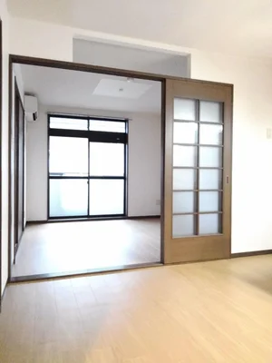 のマンスリーマンション・ウィークリーマンション「プルミエソレイユ 202・洋室(No.1243433)」メイン画像