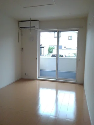 のマンスリーマンション・ウィークリーマンション「ＳＵＮＲＩＳＥ５番館 102・洋室(No.1243451)」メイン画像