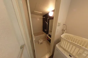 別号室の参考内装となります。（家具家電等のデザインや配置は若干異なります）