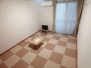 のマンスリーマンション・ウィークリーマンション「レオパレス御厨ＥＡＳＴ 205(No.1244060)」メイン画像