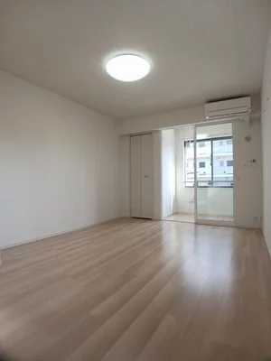 愛媛県のマンスリーマンション・ウィークリーマンション「サンリット立花 107・洋室(No.1244639)」メイン画像