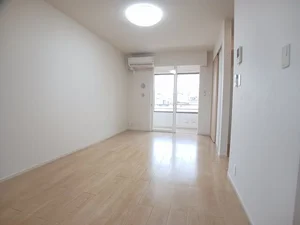 のマンスリーマンション・ウィークリーマンション「ソレアード　カーサ 103・洋室(No.1244762)」メイン画像