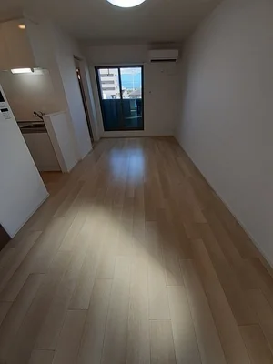 のマンスリーマンション・ウィークリーマンション「クラール三津屋南 206・洋室(No.1245206)」メイン画像