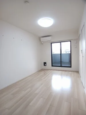 広島県のマンスリーマンション・ウィークリーマンション「カーサ　ソーレ 203・洋室(No.1245269)」メイン画像