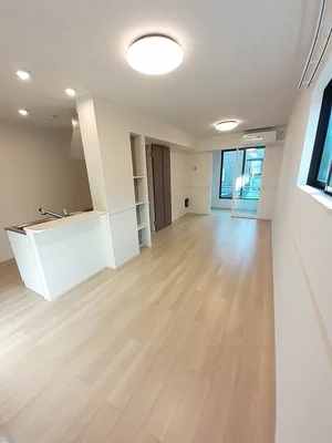 のマンスリーマンション・ウィークリーマンション「ラーツゥー・デル・マーレ　Ⅳ 101・洋室(No.1245701)」メイン画像