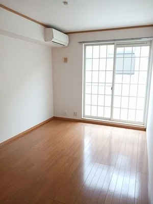 のマンスリーマンション・ウィークリーマンション「ポポラーレⅡ 102・洋室(No.1246170)」メイン画像