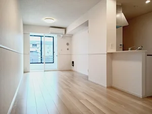 のマンスリーマンション・ウィークリーマンション「メゾン　ド　スリジエⅡ 102・洋室(No.1246385)」メイン画像