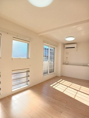 のマンスリーマンション・ウィークリーマンション「ｗｈｉｔｅ　ｈｉｌｌｓ 201・洋室(No.1246980)」メイン画像