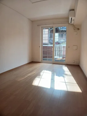 のマンスリーマンション・ウィークリーマンション「アンフィニーＦＵＫＵＲＡ　Ⅲ 101・洋室(No.1247176)」メイン画像