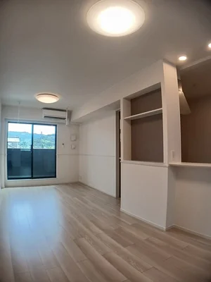 のマンスリーマンション・ウィークリーマンション「アンソレイエ　ヴィヴァンⅡ 202・洋室(No.1247960)」メイン画像