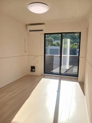 広島県のマンスリーマンション・ウィークリーマンション「Ｌ’ｈｉｖｅｒ 102・洋室(No.1247981)」メイン画像