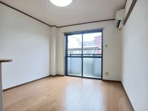 福岡市のマンスリーマンション・ウィークリーマンション「コスモ渡邊Ⅰ 102・洋室(No.1248013)」メイン画像