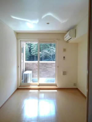 石川県の大東建託リーシング株式会社のマンスリーマンション・ウィークリーマンション「Ａｉｒｙ　Ｇａｒｄｅｎ　Ｔ 203・洋室(No.1248986)」メイン画像