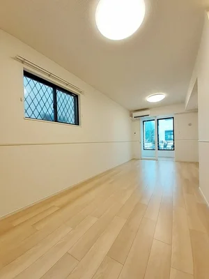 のマンスリーマンション・ウィークリーマンション「カーサ　セレーノ　Ａ 102・洋室(No.1249187)」メイン画像