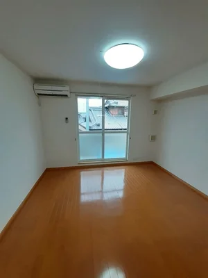 のマンスリーマンション・ウィークリーマンション「ベル・コリーヌ　シュン 202・洋室(No.1249783)」メイン画像