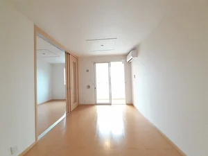 のマンスリーマンション・ウィークリーマンション「サンフラワー・ガーデン 202・洋室(No.1249807)」メイン画像