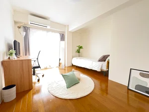 のマンスリーマンション・ウィークリーマンション「TR高槻1【ネット無料・高槻センター街まで徒歩1分・阪急高槻市駅まで徒歩3分の生活便利な立地が魅力】 １K(No.1249909)」メイン画像