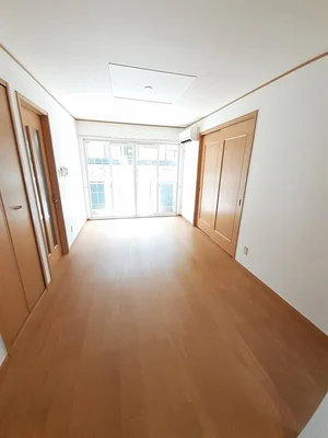 のマンスリーマンション・ウィークリーマンション「イーストヒルズ２ 103・洋室(No.1250617)」メイン画像