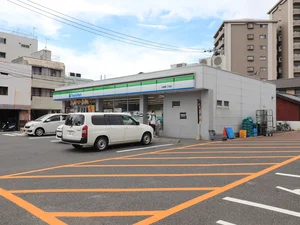ファミリーマート 広島曙2丁目店まで徒歩10分