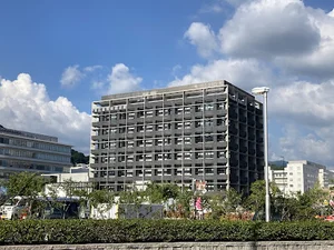 広島県医師会館まで徒歩13分