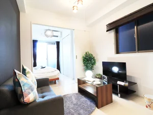 築浅の物件で清潔感のある物件となっております♪自宅で暮らすようなゆったりとした空間が魅力的♪出張の方はもちろん、学生さんや観光でいらっしゃる方にもKマンスリーのお部屋は家具・家電・備品の充実度が高いため大変ご好評いただいております