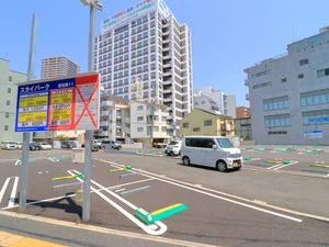 近隣コインパーキング②　徒歩2分　8時から20時　20分100円（最大1200円）＊特定日除く　20時から8時　20分100円（最大600円）＊特定日除く　＊2020年5月1日現在