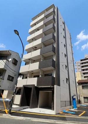8階建ての築浅物件。広島駅から徒歩5分の1LDKです。近隣にコンビニ、飲食店、家電量販店、病院などそろっているので