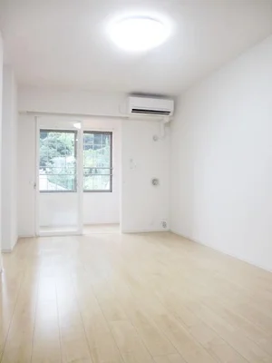 のマンスリーマンション・ウィークリーマンション「サントマリー・ド・ラメールⅤ 201・洋室(No.1251871)」メイン画像