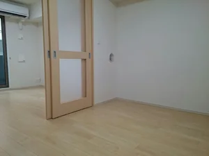 のマンスリーマンション・ウィークリーマンション「Ｌａ・Ｌｕｃｅ　ｓｔｒａｄａ 102・洋室(No.1252110)」メイン画像