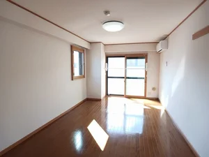 のマンスリーマンション・ウィークリーマンション「アンソレイエ・アビタシオン 301・洋室(No.1252186)」メイン画像