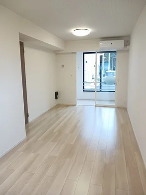 津市のマンスリーマンション・ウィークリーマンション「メゾン　ドゥ　エスポアール　Ⅲ 101・洋室(No.1252360)」メイン画像