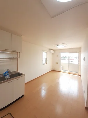 香川県のマンスリーマンション・ウィークリーマンション「カーサ　ラッフィナートⅡ 103・洋室(No.1253204)」メイン画像