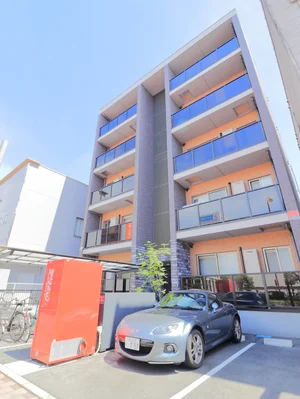 【外観】自動販売機あり・防犯カメラ・敷地内ゴミ箱あり・駐輪場あり