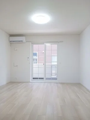 のマンスリーマンション・ウィークリーマンション「シュティル　ティット 101・洋室(No.1253956)」メイン画像