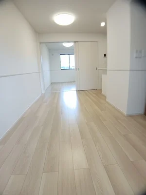 のマンスリーマンション・ウィークリーマンション「バンブーガーデンⅠ 102・洋室(No.1254826)」メイン画像