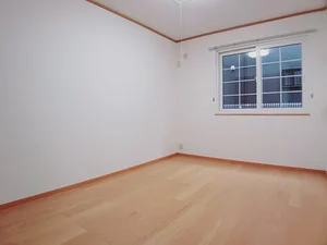 宮城郡利府町のマンスリーマンション・ウィークリーマンション「サンライトヒルズ赤坂 102・洋室(No.1254861)」メイン画像