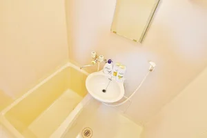 バスルームにはシャンプー・リンスなどの消耗品のご用意もございます♪倉敷水島エリアの人気物件、Wi-Fiルーター完備☺