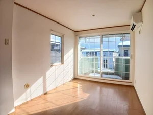 のマンスリーマンション・ウィークリーマンション「ドミールオカマエＣ 201・洋室(No.1255270)」メイン画像