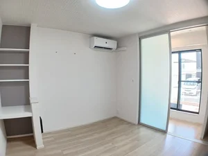 大和大学白鳳短期大学部周辺のマンスリーマンション・ウィークリーマンション「フィオーレ 101・洋室(No.1255395)」メイン画像