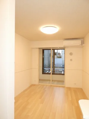 のマンスリーマンション・ウィークリーマンション「ウッドスプリング有田 101・洋室(No.1255416)」メイン画像