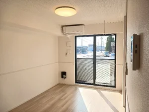 のマンスリーマンション・ウィークリーマンション「ヒカルサ名古屋港区大西Ⅰ 102・洋室(No.1255963)」メイン画像